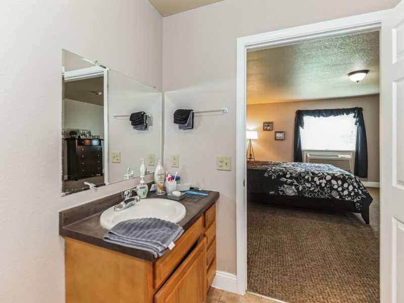 2048x1365_2201_E__LeFevre_Road__Sterling__IL_61081_WedMay2220241716369656944