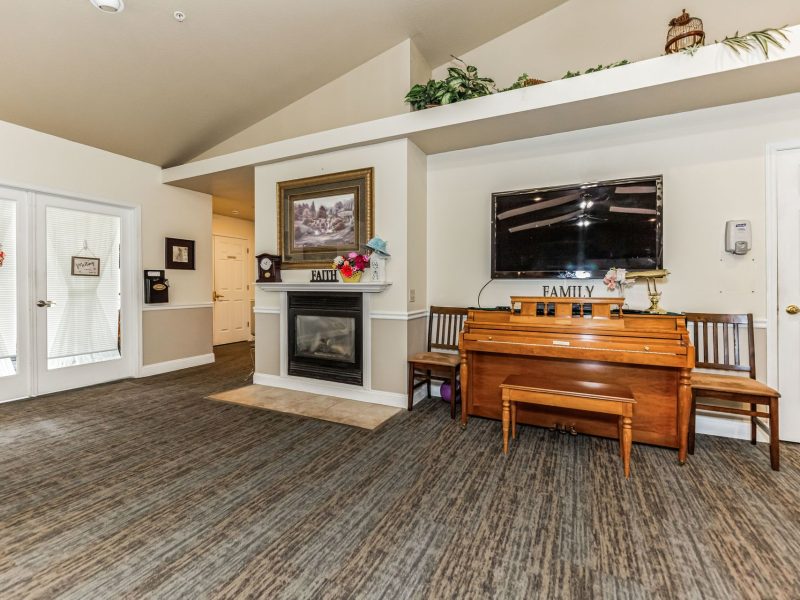 2048x1365_2201_E__LeFevre_Road__Sterling__IL_61081_WedMay2220241716369658679